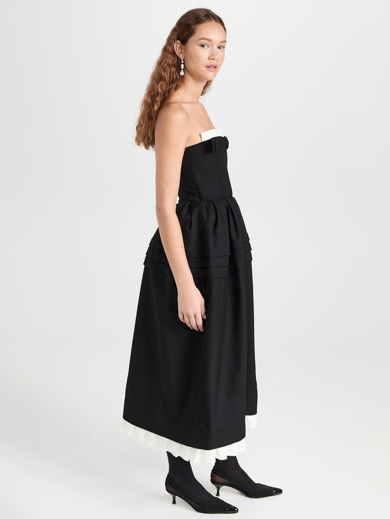 Elegant Midi Dress with Pleated Hem