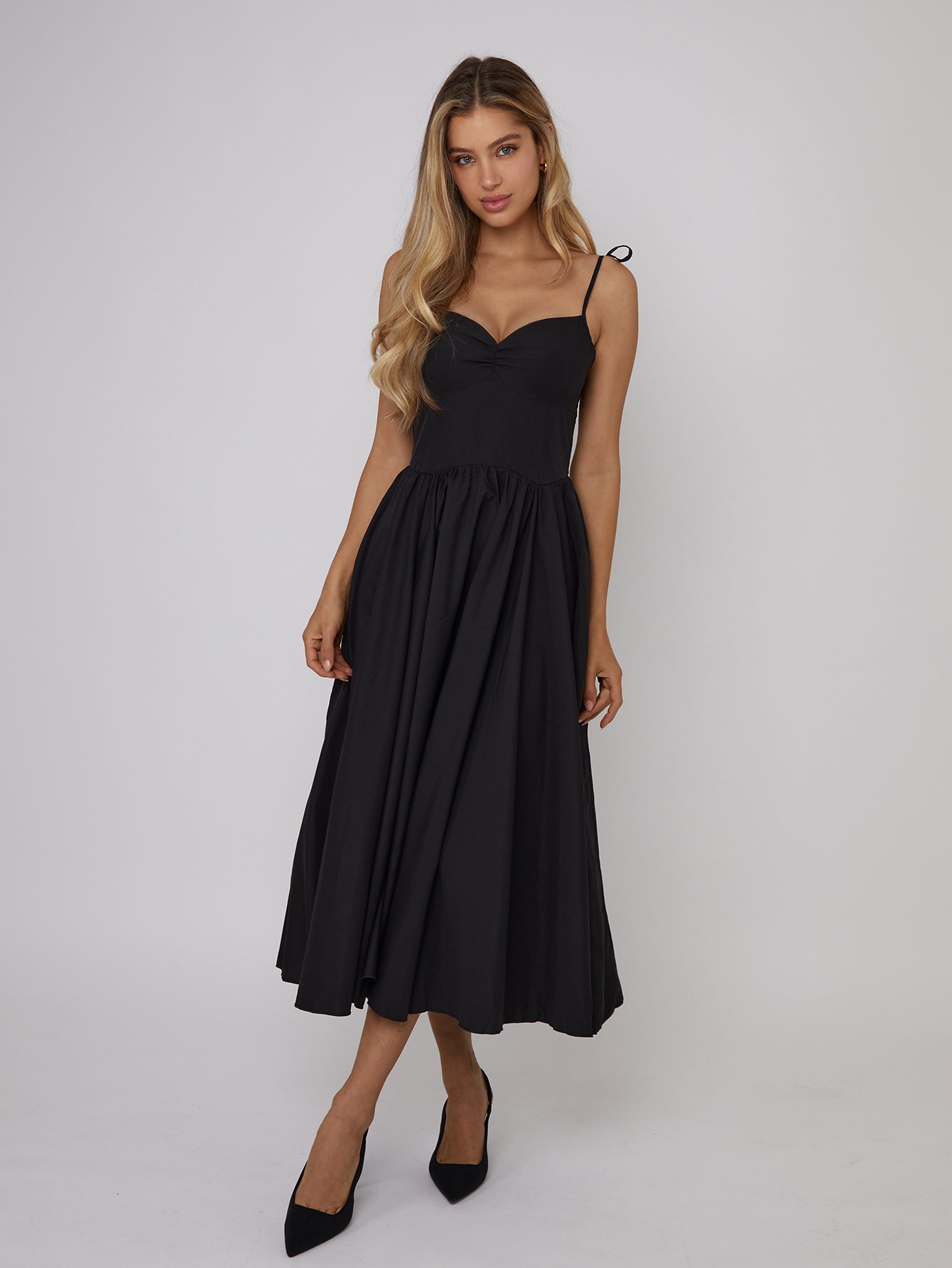 Elegant Black Midi Dress with Ruched Bust and Adjustable Straps