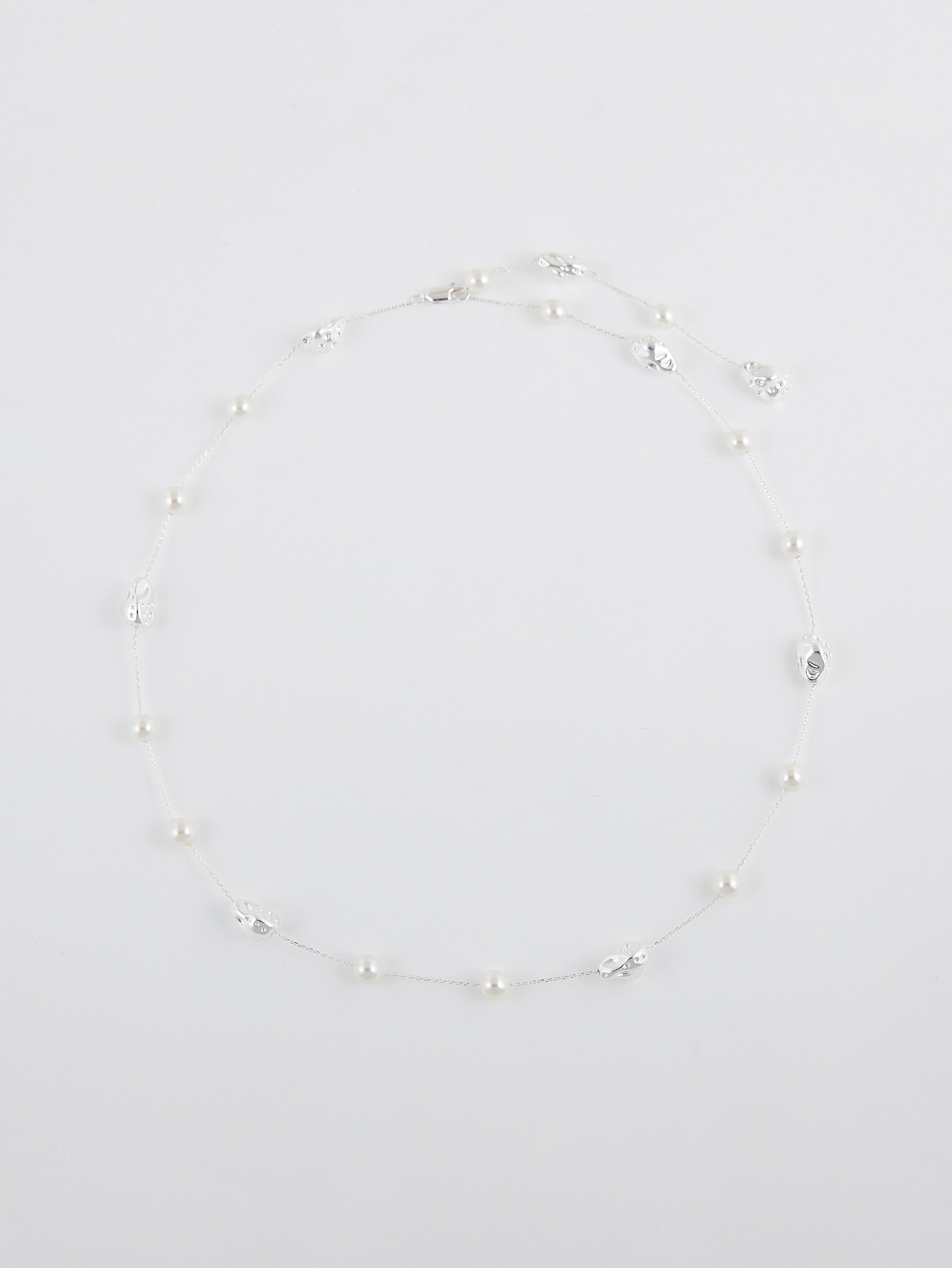 Long Pearl Niche Necklace