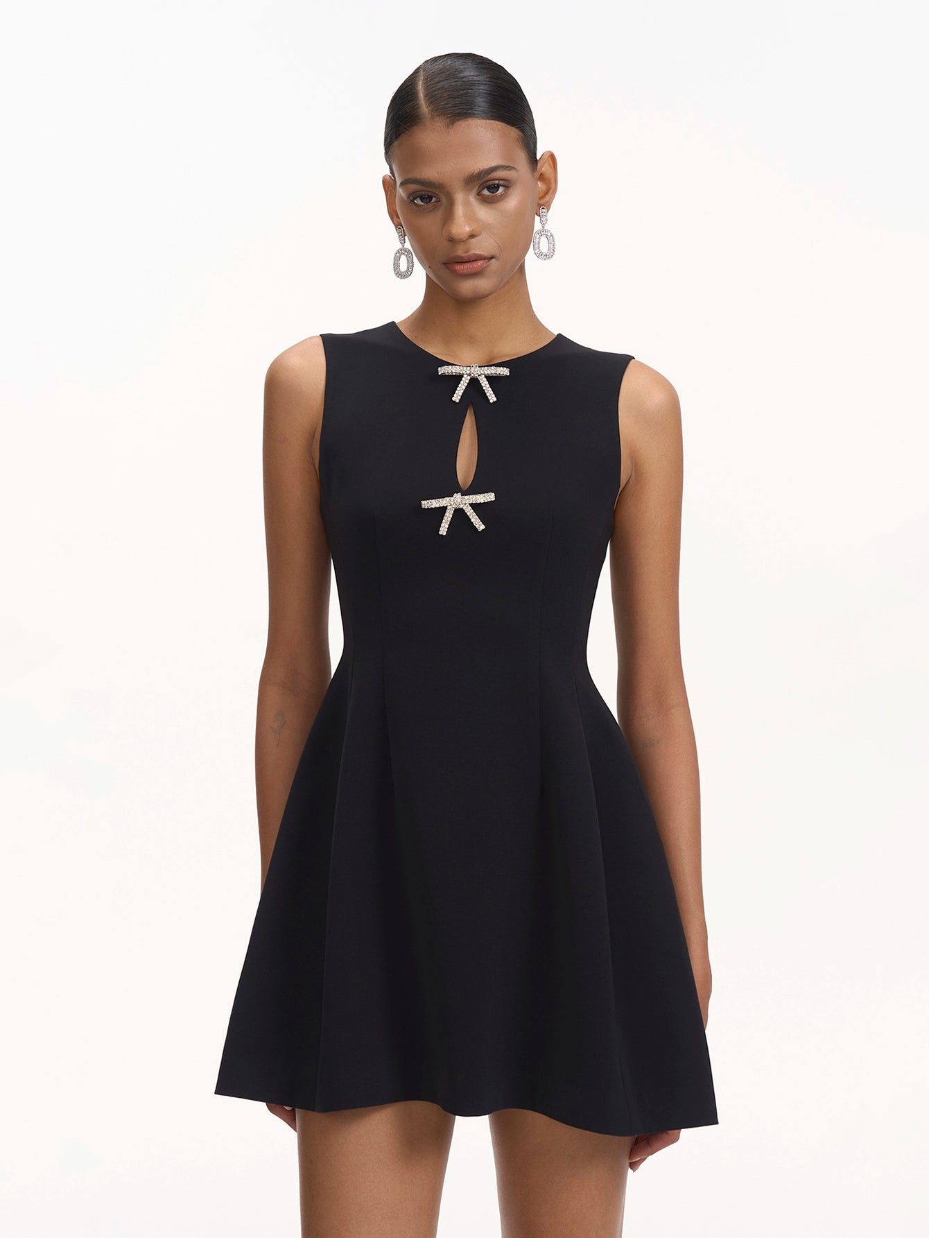 Elegant Cocktail Dress with Crystal Bow