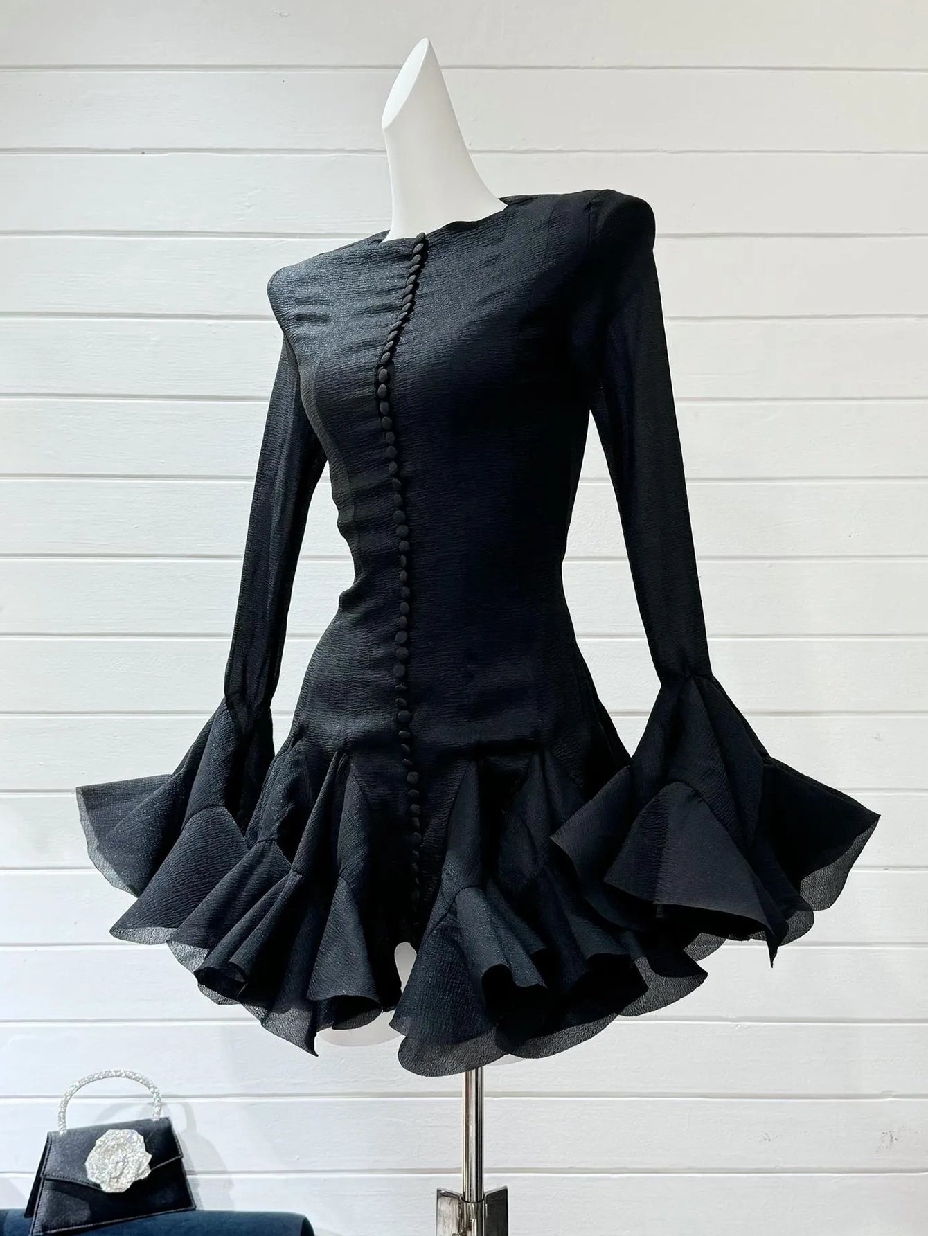 Elegant Ruffle Dress for High-End Events