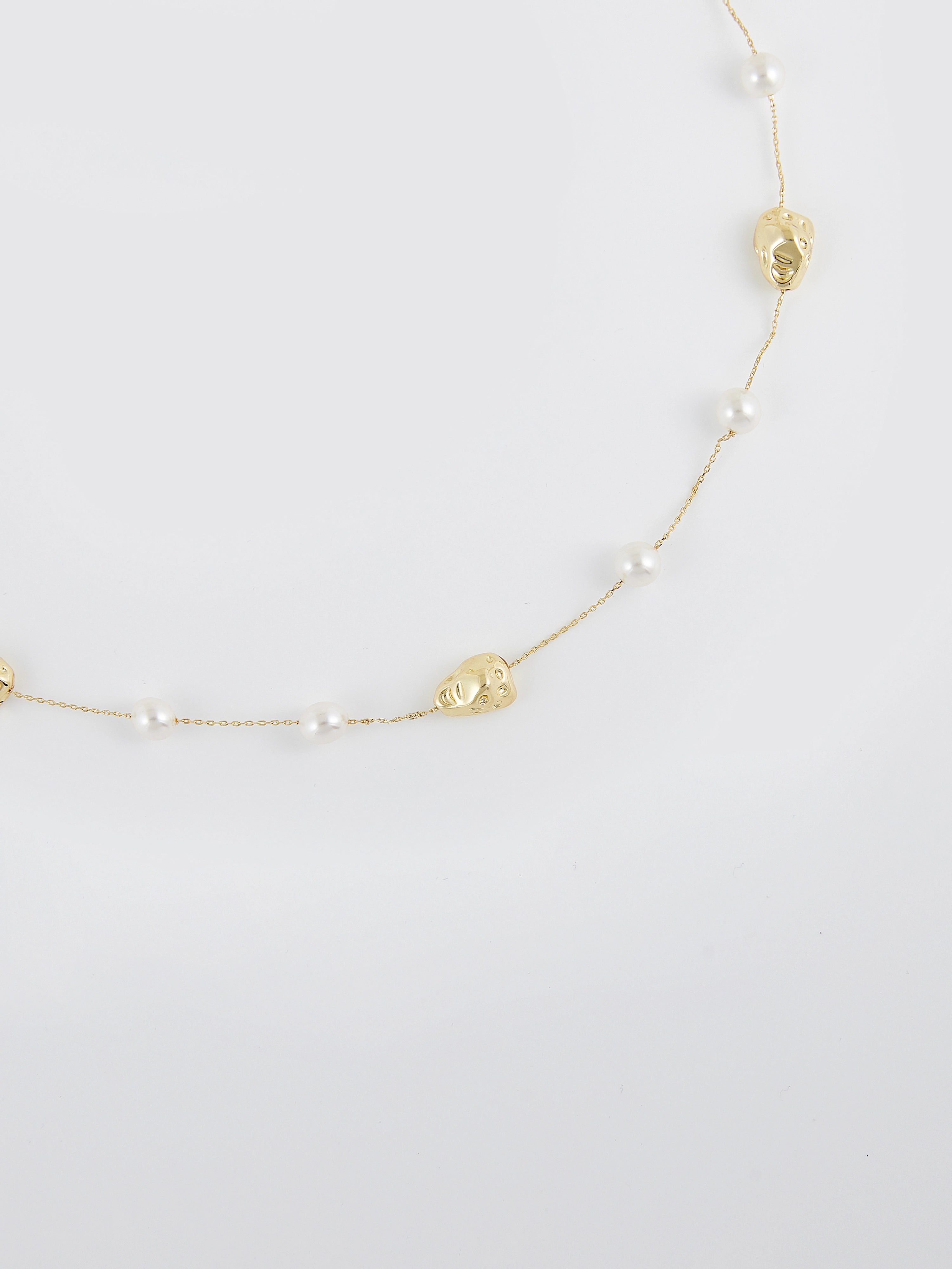 Long Pearl Gold-plated Niche Necklace