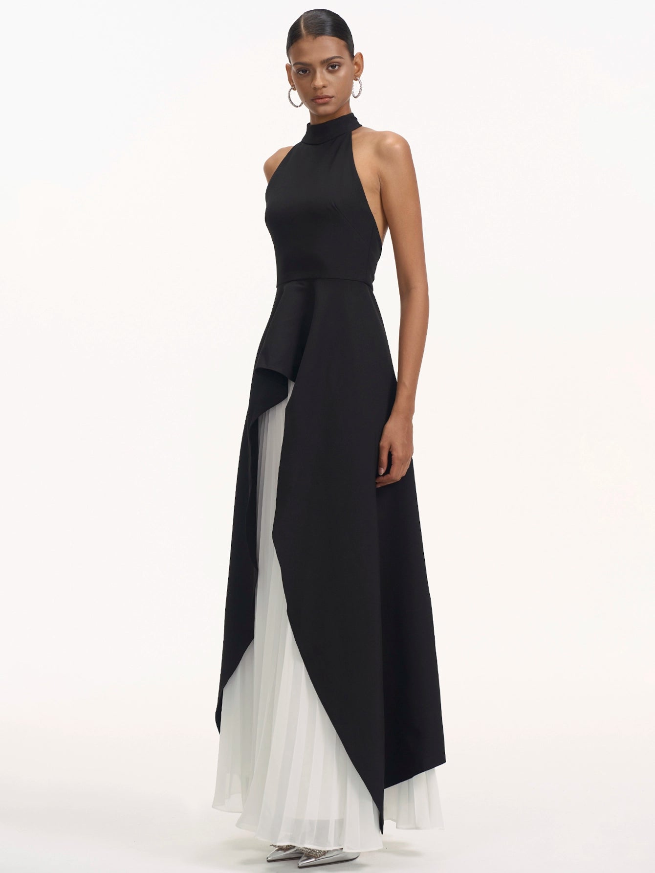 Robe longue élégante noire et blanche